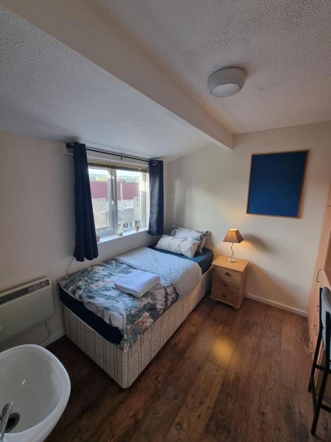 Private Rooms Bath Exterior foto