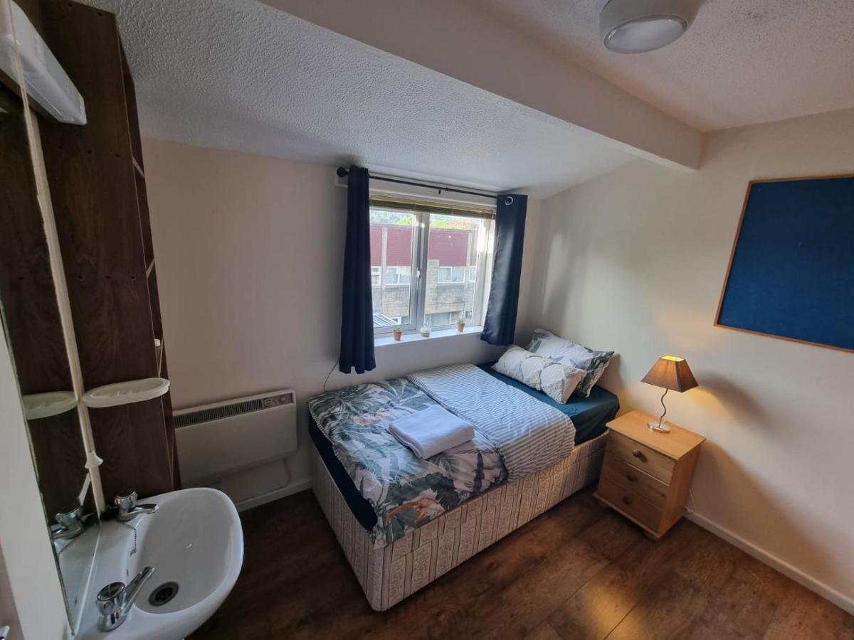 Private Rooms Bath Exterior foto